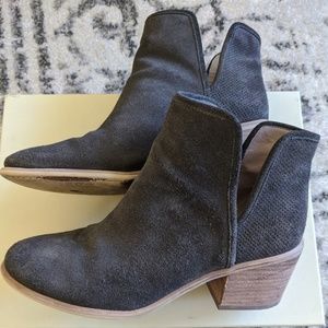 hinge barris-lead charcoal sport suede